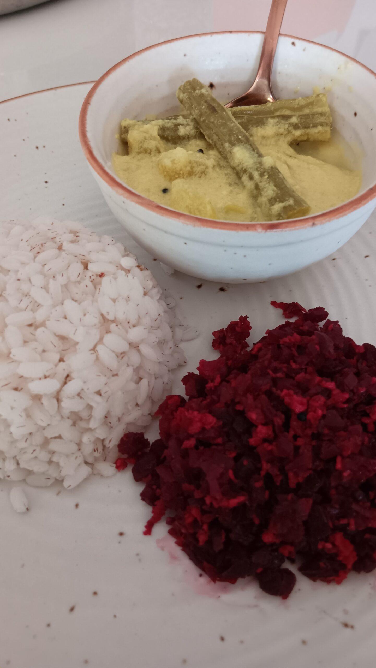 repas ayurvédique dans centre de soins ayurvédiques, kerala, inde