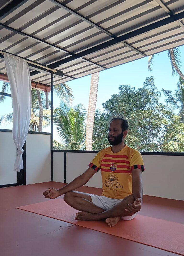 salle de yoga, centre ayurvédique kerala, inde, cure ayurvédique et yoga