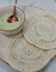 repas ayurvédiques du Kerala, centre ayurvédique ayurserenity : chutney, dosa