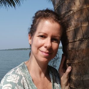 Marion Chatelain, praticienne en ayurveda, dans le Kerala, centre ayurvédique Inde du Sud Marion Chatelain, praticienne en ayurveda, dans le Kerala, centre ayurvédique Inde du Sud