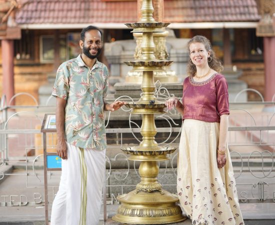 photo ratheesh et marion dans un temple