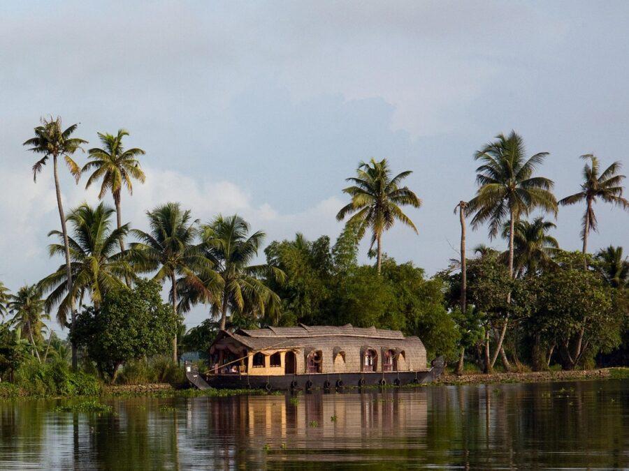 kerala backwaters houseboat