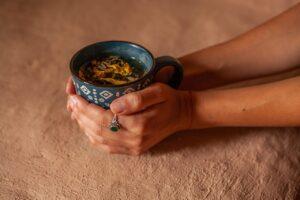traitement de la fatigue, burnout en Ayurveda, cure panchakarma, ayurveda, centre ayurvédique au Kerala, Inde. Infusion ayurvédique.
