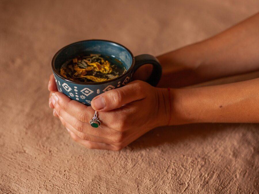 traitement de la fatigue, burnout en Ayurveda, cure panchakarma, ayurveda, centre ayurvédique au Kerala, Inde. Infusion ayurvédique.